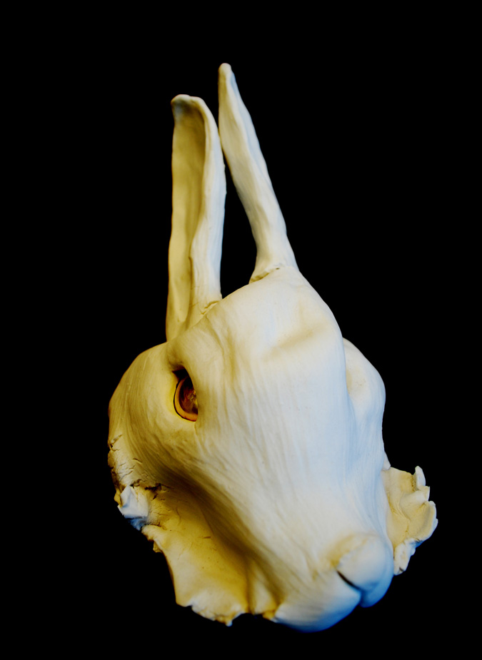 'Gift' Slip-cast porcelain with gold lustre 'Gift' Slip-cast porcelain with gold lustre