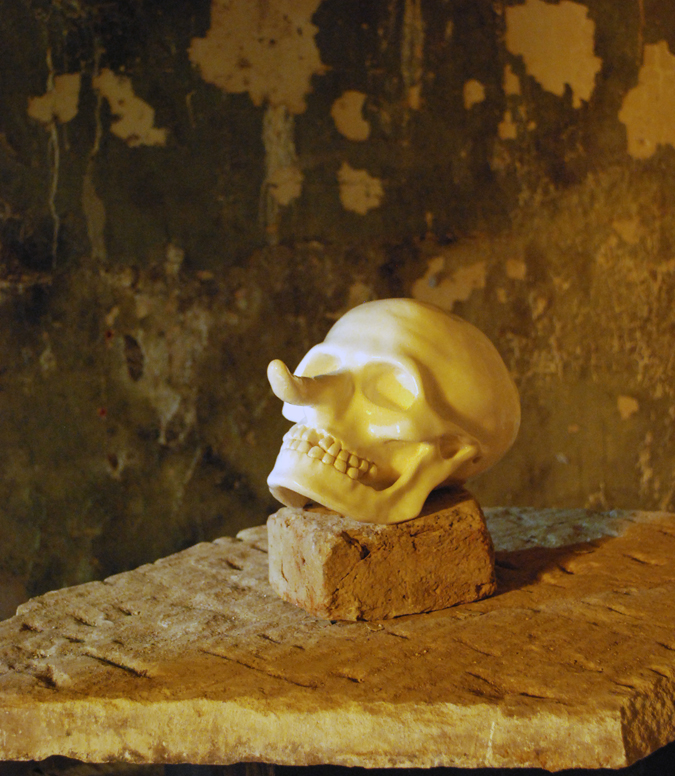 Thumb Skull - Earthenware and transparent glaze Thumb Skull - Earthenware and transparent glaze