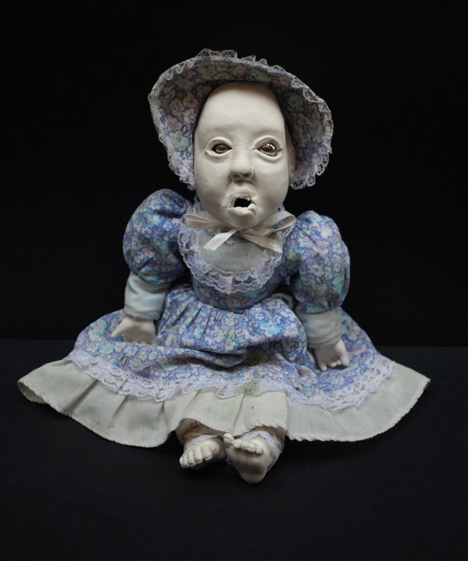 'Anne' Porcelain, gold lustre, textiles