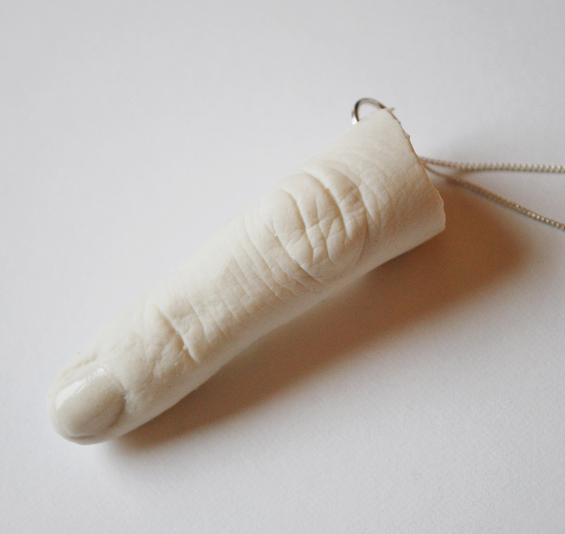 Finger Pendant